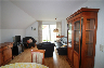 Wohnzimmer mit Z Balkon